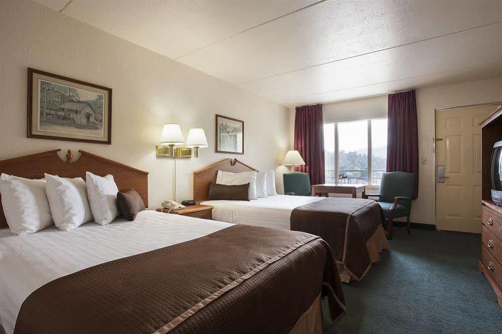คลาเรียน พอยต์ ดาวน์ทาวน์ แกตลินเบิร์ก Hotel แกตลิงเบิร์ก ภายนอก รูปภาพ